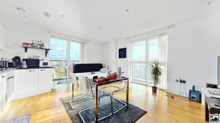 1 Bedroom Flat To Rent In Ravensbourne Court, Edgware, HA8