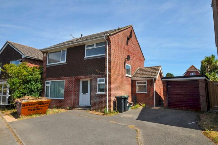 3 Bedroom Detached House To Rent In Bay Close, Poole, BH16