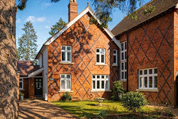 3 Bedroom Semi-Detached House For Sale In Morgans Road, Hertford, SG13