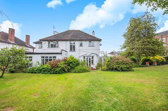 4 Bedroom Detached House For Sale In Chester Avenue, Richmond, TW10