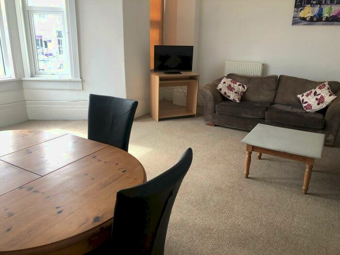 3 Bedroom Flat To Rent In Mutley Plain, Mutley, Plymouth, PL4