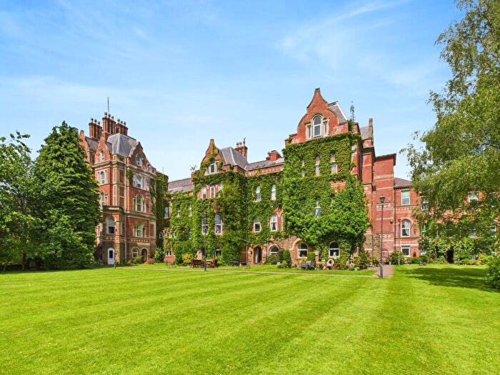 2 Bedroom Apartment For Sale In Hine Hall, Nottingham, NG3