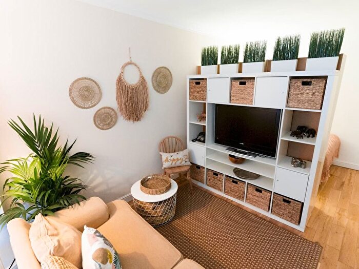 1 Bedroom Flat To Rent In Sauchiehall Street, Glasgow, G3