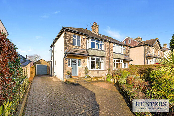 3 Bedroom Semi Detached House For Sale In Layton Lane, Rawdon, Leeds, LS19