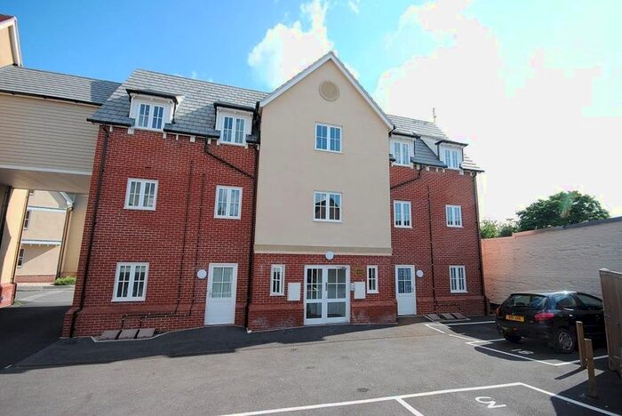 1 Bedroom Flat To Rent In Weavers Close, Dunmow, CM6