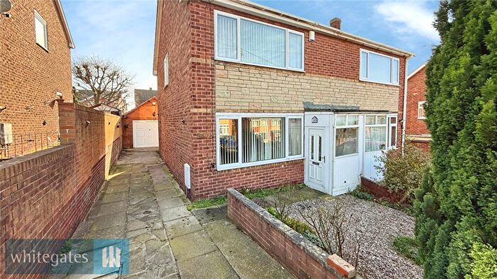 3 Bedroom Semi-Detached House For Sale In St. Andrews Way, Ardsley, Barnsley, S71