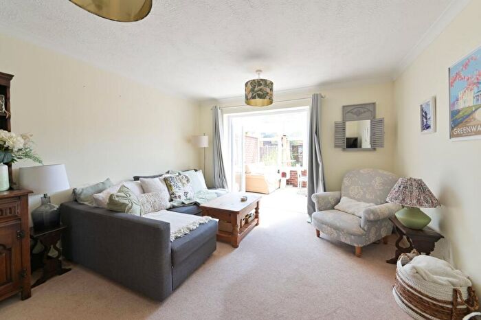 2 Bedroom House To Rent In Dukes Ride, North Holmwood, Dorking, RH5