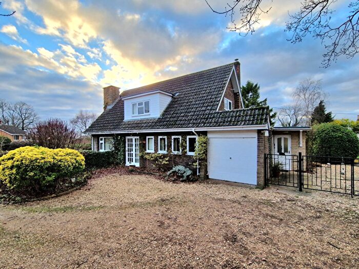 3 Bedroom Detached House For Sale In Essendine Road, Ryhall, PE9