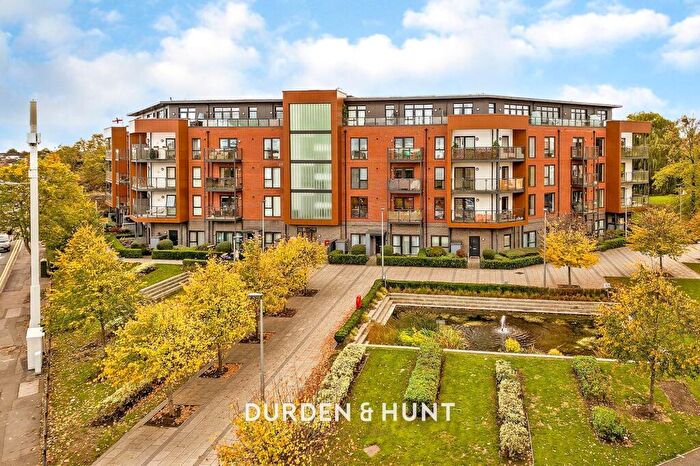 2 Bedroom Apartment For Sale In Gubbins Lane, Harold Wood, RM3