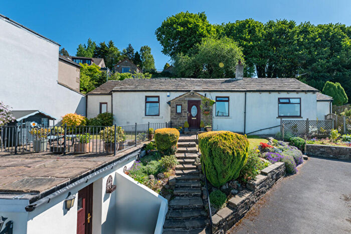 3 Bedroom Bungalow For Sale In North Bank Road, Bingley, West Yorkshire, BD16
