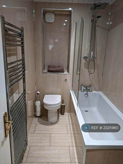 3 Bedroom Flat To Rent In Sinclair Place, Edinburgh, EH11