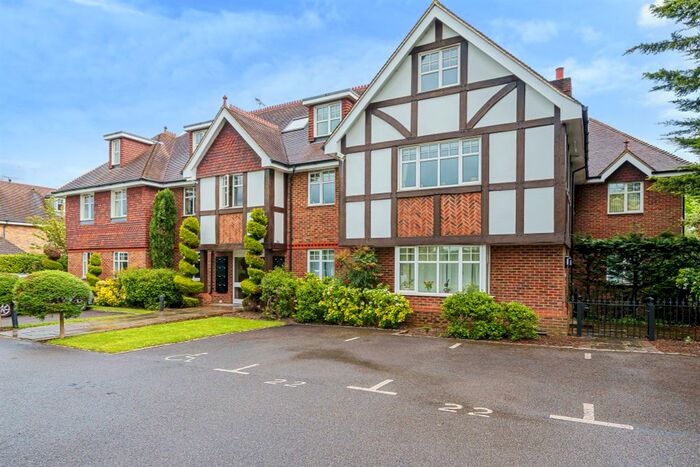 2 Bedroom Flat To Rent In Shoppenhangers Road, Maidenhead, SL6