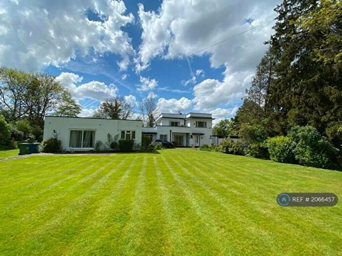 4 Bedroom Detached House To Rent In Nugents Park, Pinner, HA5