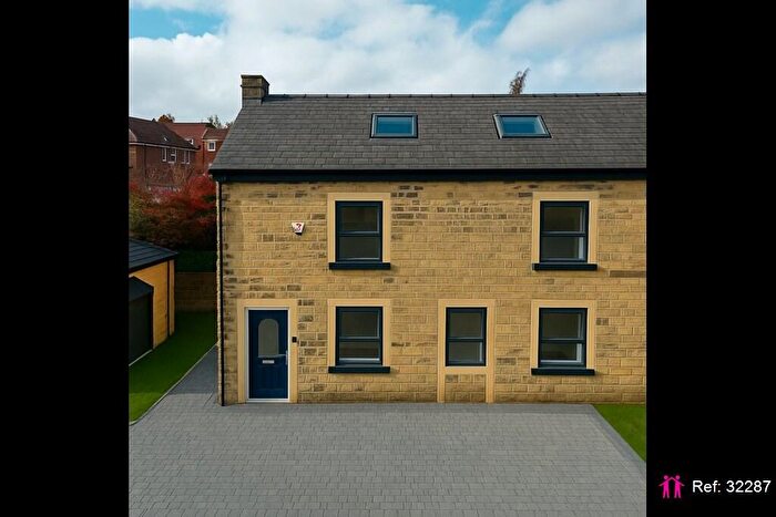 3 Bedroom Cottage For Sale In Henconner Lane, Leeds, LS13