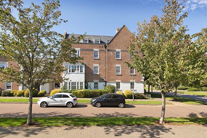 1 Bedroom Apartment For Sale In Melrose Avenue, Kings Hill, ME19
