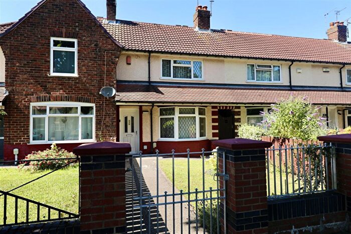 2 Bedroom Terraced House For Sale In Greenwood Avenue, Hull, HU6