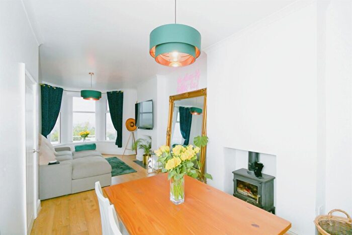 3 Bedroom Terraced House For Sale In Dock View Road, Barry, CF63