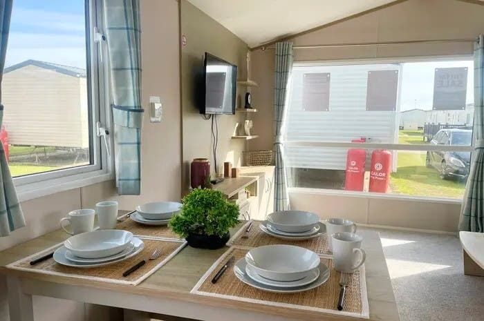 3 Bedroom Mobile/park Home For Sale In Leysdown Road, Leysdown-On-Sea, Sheerness, ME12