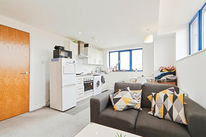 1 Bedroom Flat For Sale In Artist Street, Armley, Leeds, LS12