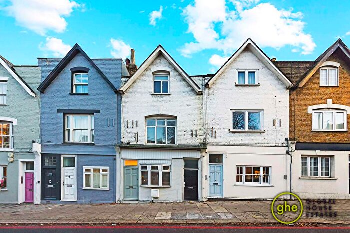 4 Bedroom Maisonette For Sale In Battersea Rise, Battersea, London, SW11