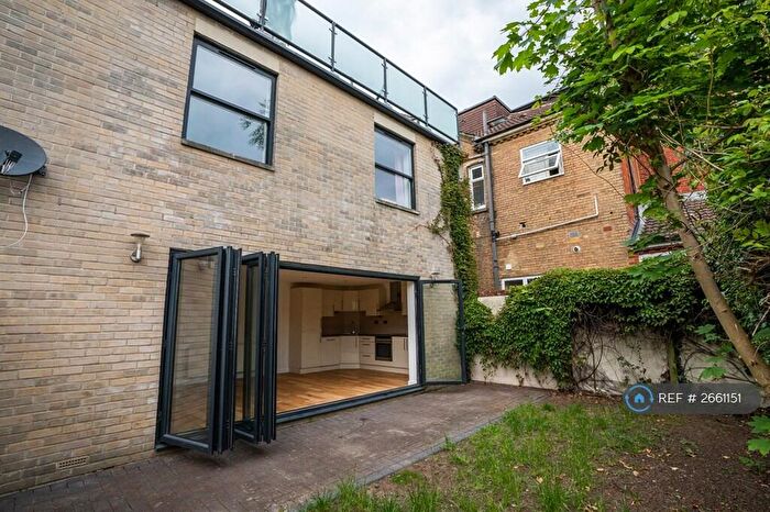 2 Bedroom Maisonette To Rent In Avenue Place, Southampton, SO14