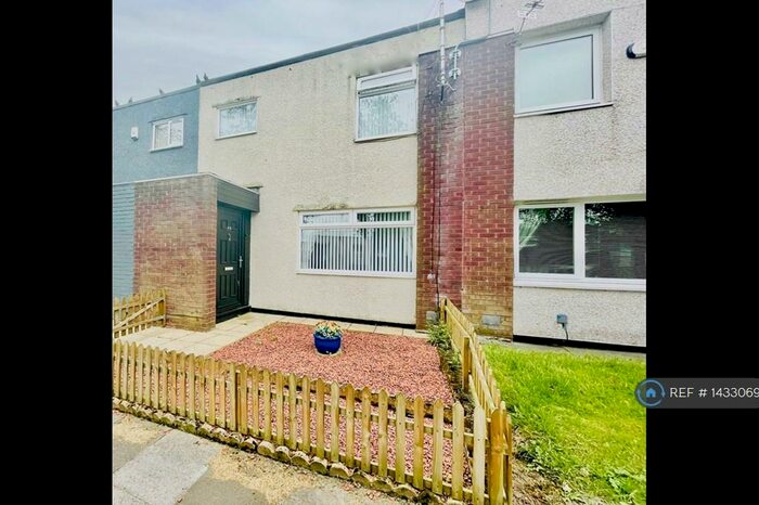 3 Bedroom Terraced House To Rent In Milton Square, Gateshead, NE8