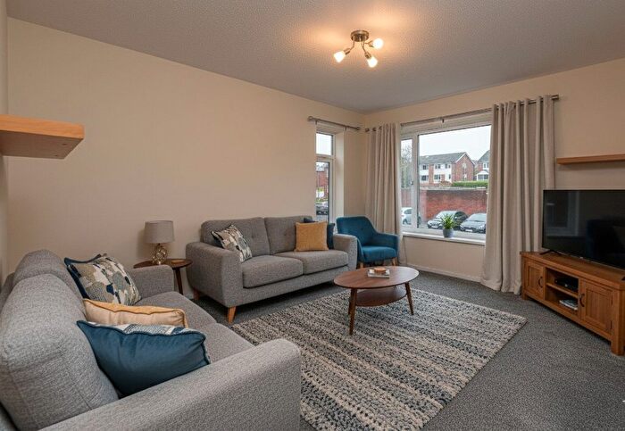 2 Bedroom Flat For Sale In Blackmoor Court, Alwoodley, Leeds, LS17