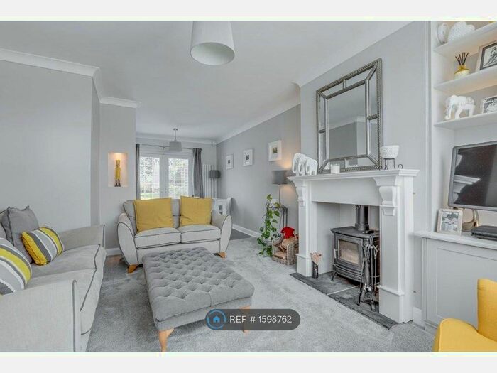 3 Bedroom Terraced House To Rent In Croft Down Road, Solihull, B92