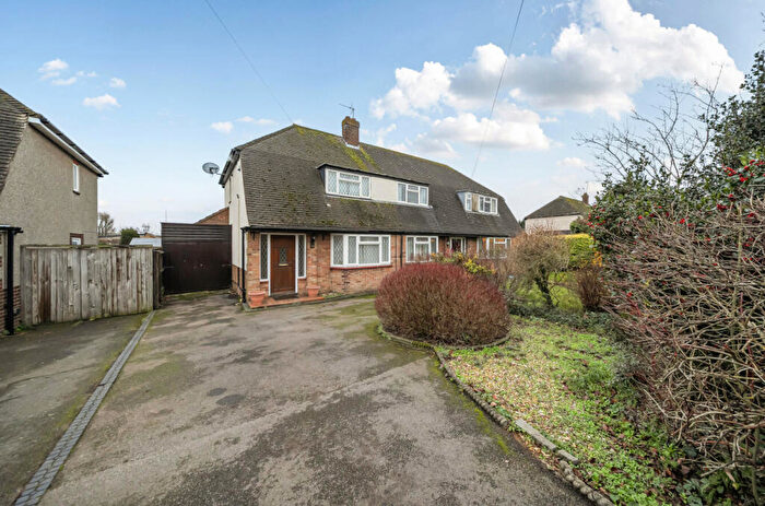 2 Bedroom Semi-Detached House For Sale In Chapel Close, Toddington, Dunstable, LU5