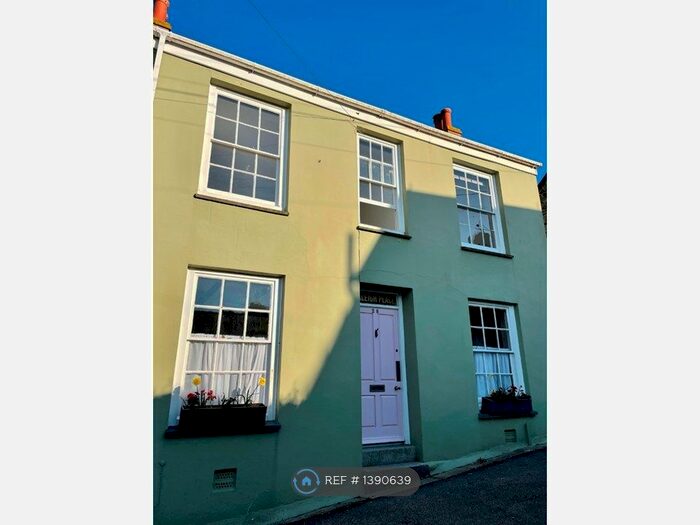 2 Bedroom Detached House To Rent In Raleigh Place, Falmouth, TR11