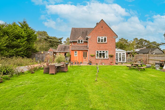 3 Bedroom Detached House For Sale In Wattons Lane, Matchams, Ringwood, BH24