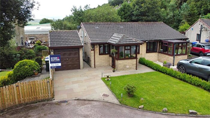 2 Bedroom Bungalow For Sale In Rock Bridge Fold, Rossendale, Lancashire, BB4