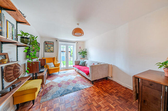 2 Bedroom End Of Terrace House For Sale In Anstey Road, Alton, Hampshire, GU34