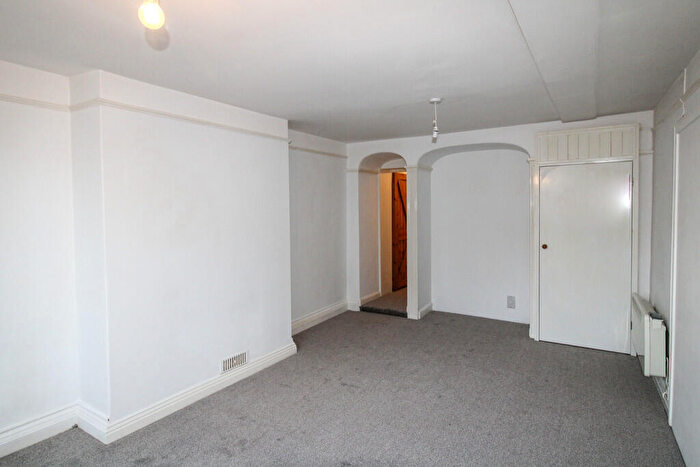 1 Bedroom Flat To Rent In High Street, Amesbury, SP4