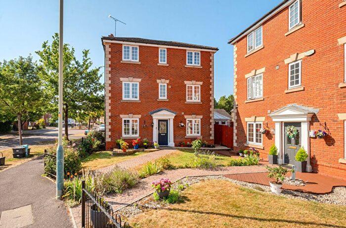3 Bedroom Link Detached House For Sale In The Boulevard, Swindon, Wiltshire, SN25