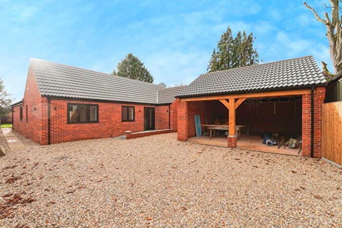4 Bedroom Detached Bungalow For Sale In Norwich Road, Fakenham, NR21