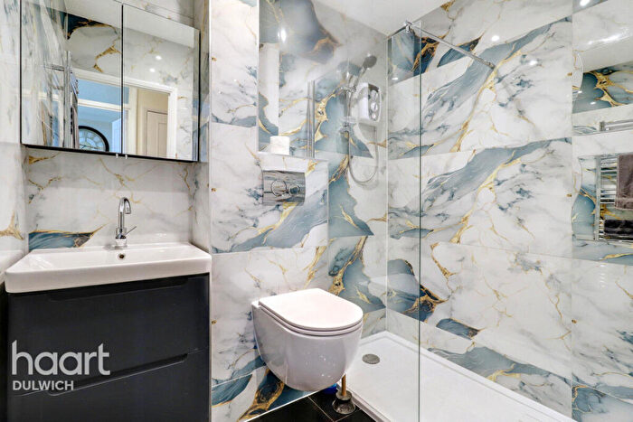 1 Bedroom Flat To Rent In Cedar Close, London, SE21