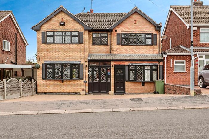 6 Bedroom Detached House For Sale In Bollington Road, Oadby, Leicester, LE2