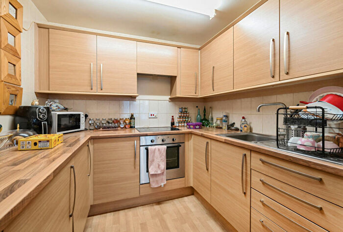 1 Bedroom Apartment For Sale In Chatsworth Place, Mitcham, CR4