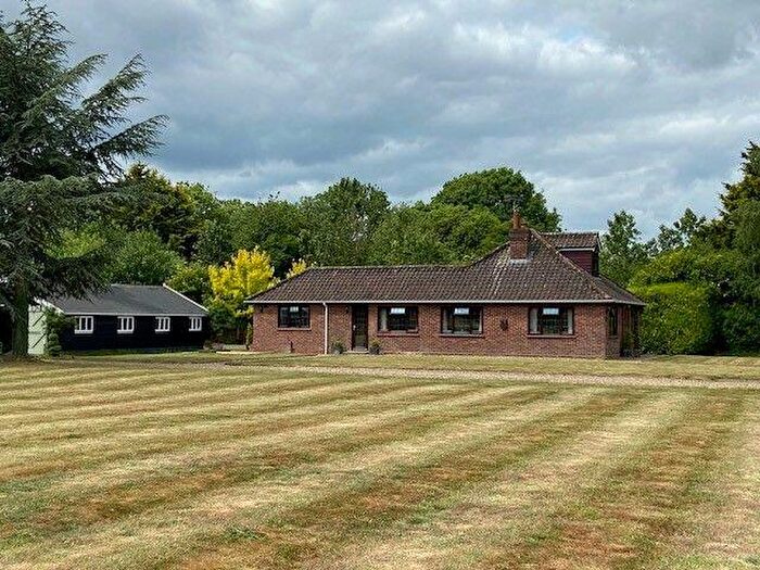 4 Bedroom Detached Bungalow For Sale In Bungay Road, Hempnall, Norwich, NR15