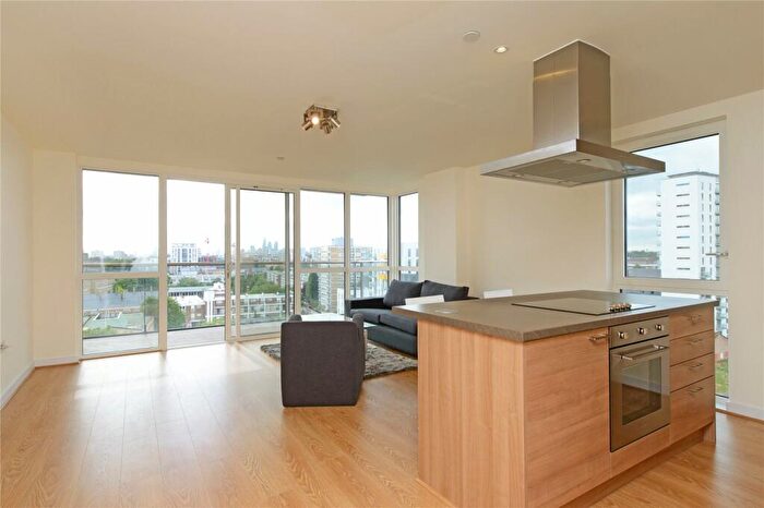 2 Bedroom Apartment To Rent In Hay Currie Street, E14