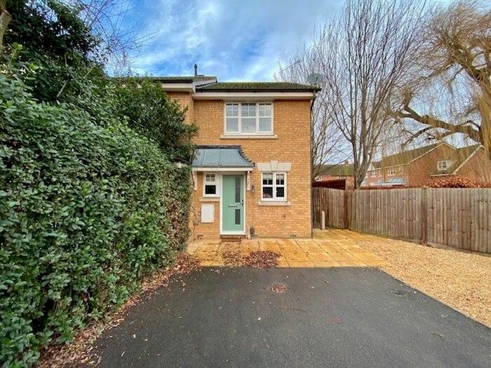 2 Bedroom End Of Terrace House To Rent In Riley Close, Aylesbury, HP20