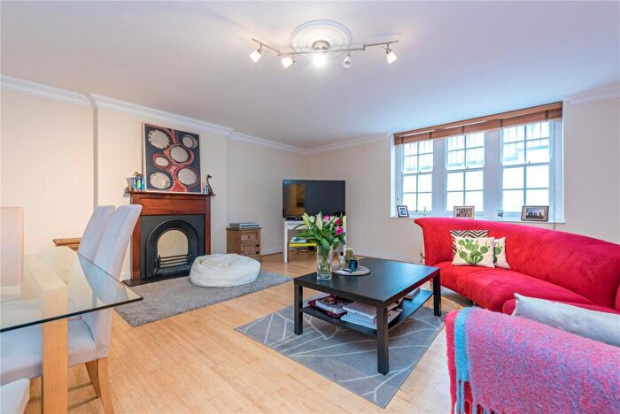 2 Bedroom Apartment To Rent In Florence Street, Islington, London, N1