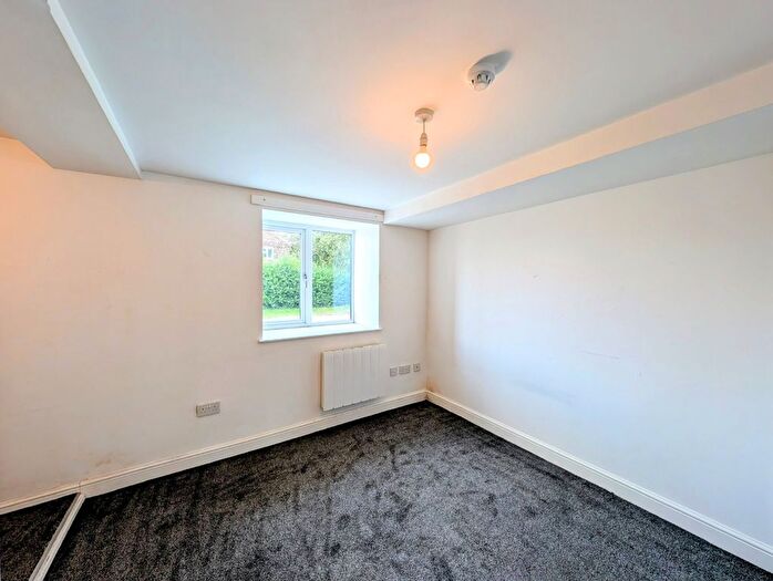 1 Bedroom Flat To Rent In Flat, A Flanshaw Lane, Wakefield, West Yorkshire, WF2