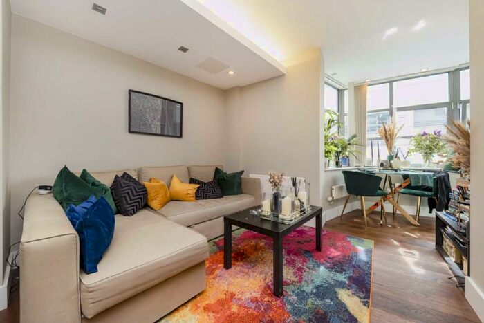 1 Bedroom Flat To Rent In St. John's Place, Clerkenwell, EC1M