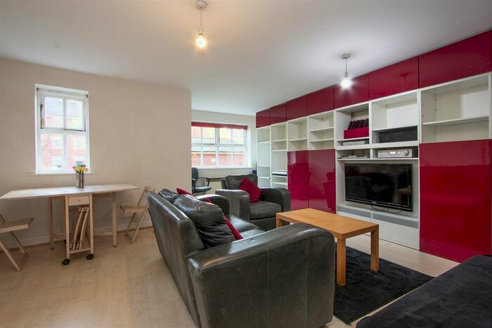 2 Bedroom Flat To Rent In Macmillan Way, London, SW17
