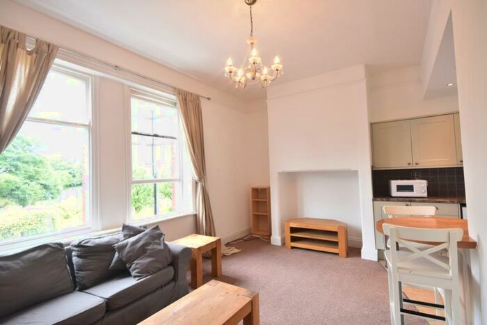 3 Bedroom Flat To Rent In Churchill Gardens, Jesmond, NE2