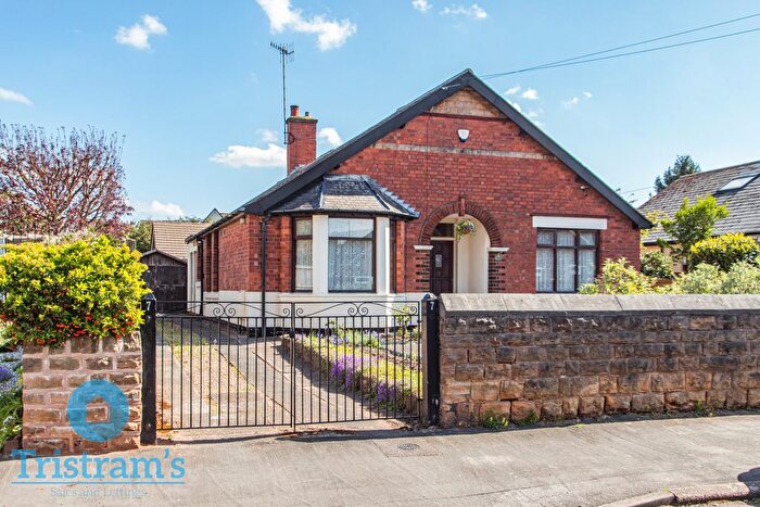 2 Bedroom Detached Bungalow For Sale In Lansdowne Road, Nottingham, NG6