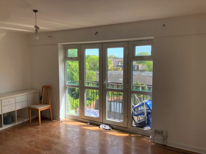 2 Bedroom Flat To Rent In Manor Road, London, N16