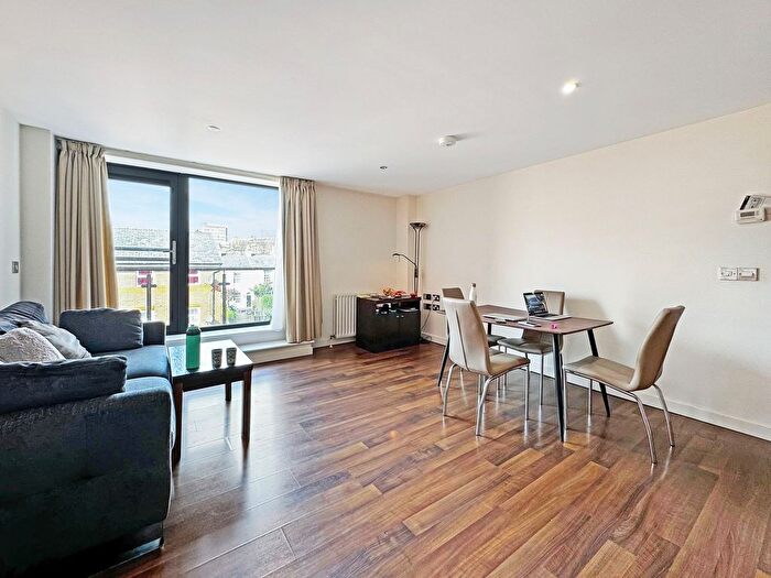 1 Bedroom Flat To Rent In Victoria Street, Victoria House, S3